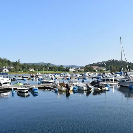 Beautiful In W/ Wifi And 3 Bedrooms Apartment *